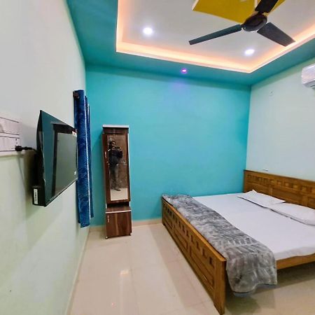 Utsav Lodge And Mangal Bhavan Piparia Bagian luar foto