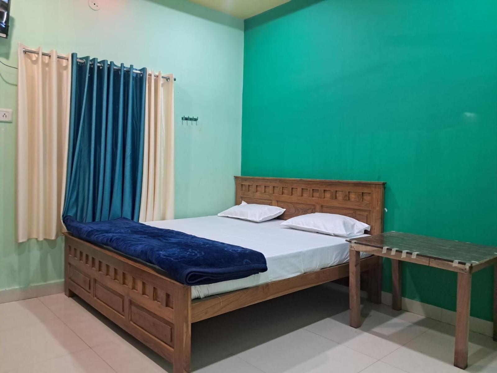 Utsav Lodge And Mangal Bhavan Piparia Bagian luar foto